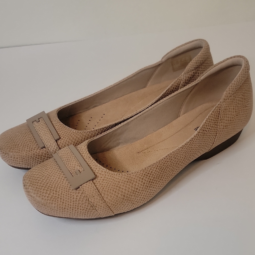 Clarks Tan Textured Flats